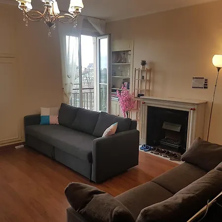 Champs-elysees Amazing View Of Bed and Breakfast