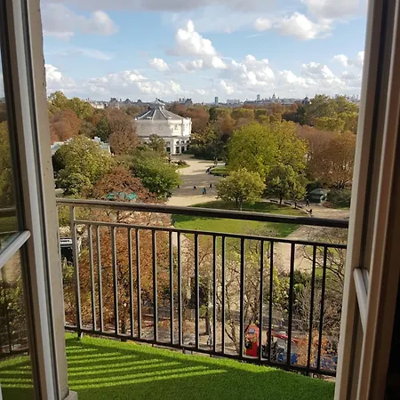 Champs-elysees Amazing View Of Bed and Breakfast 4*