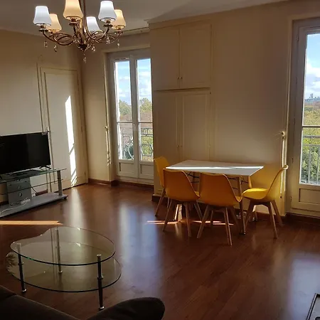 Champs-elysees Amazing View Of Bed and Breakfast 4*