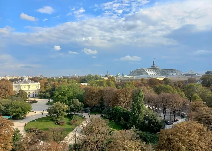 Champs-elysees Amazing View Of Alojamento de Acomodação e Pequeno-almoço Paris