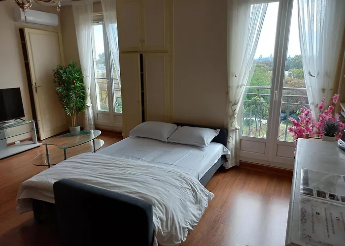 Champs-elysees Amazing View Of Alojamento de Acomodação e Pequeno-almoço